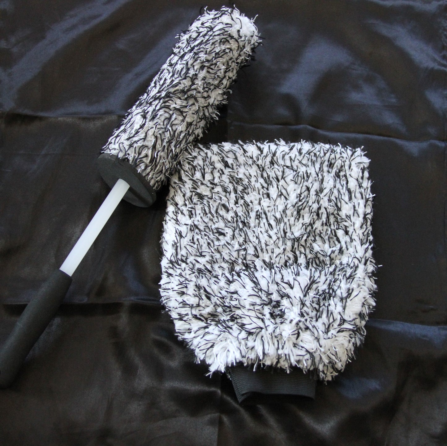77MODS Soft Microfibre Washing Glove